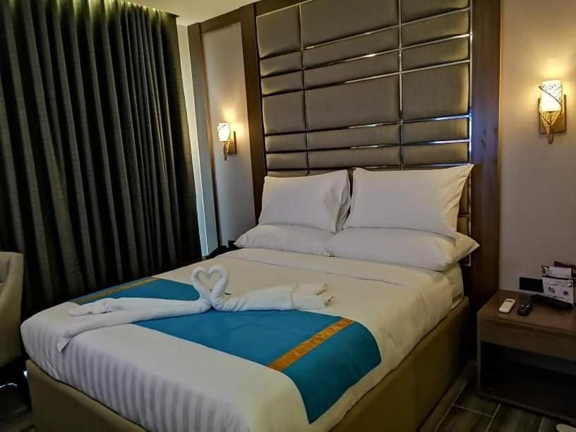 El Vistra Hotel アンヘレス エクステリア 写真